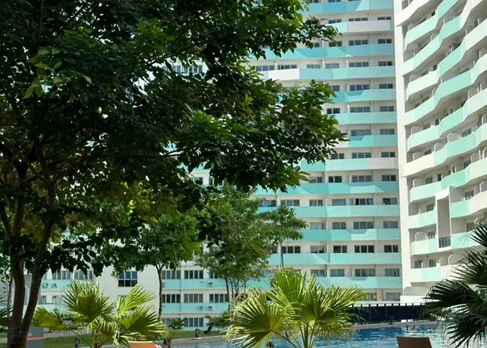 One Br Free Pool In Commonwealth Qc