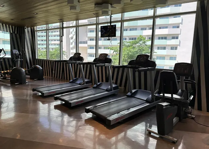 One Br Free Pool In Commonwealth Qc * Manila