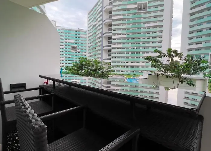 One Br Free Pool In Commonwealth Qc * Manila